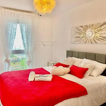 L'eburneen Yourhosthelper *