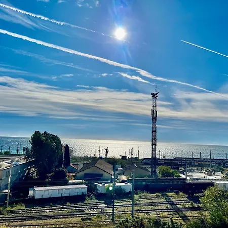 L'eburneen Yourhosthelper كان