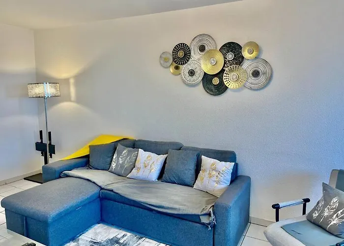 L'eburneen Yourhosthelper Apartmán *