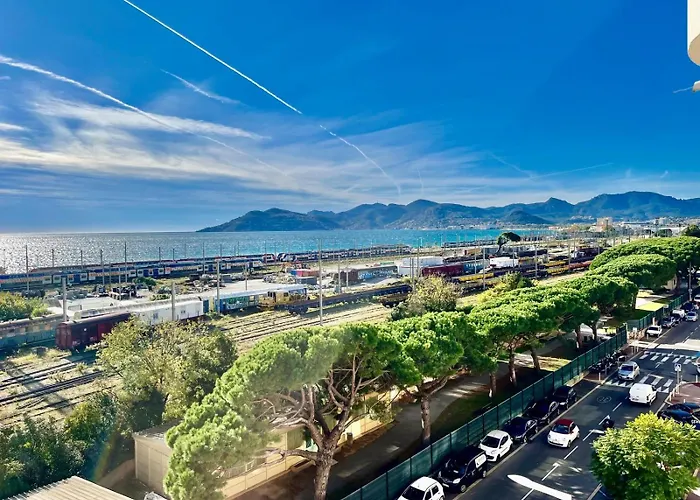 L'eburneen Yourhosthelper Apartmán Cannes